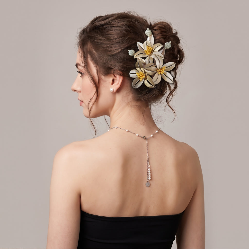 Handcrafted Floral Hair Clip with Pearls – Vintage-Inspired Hair Accessory🎁Handcrafted Details, Inspired by Timeless Beauty