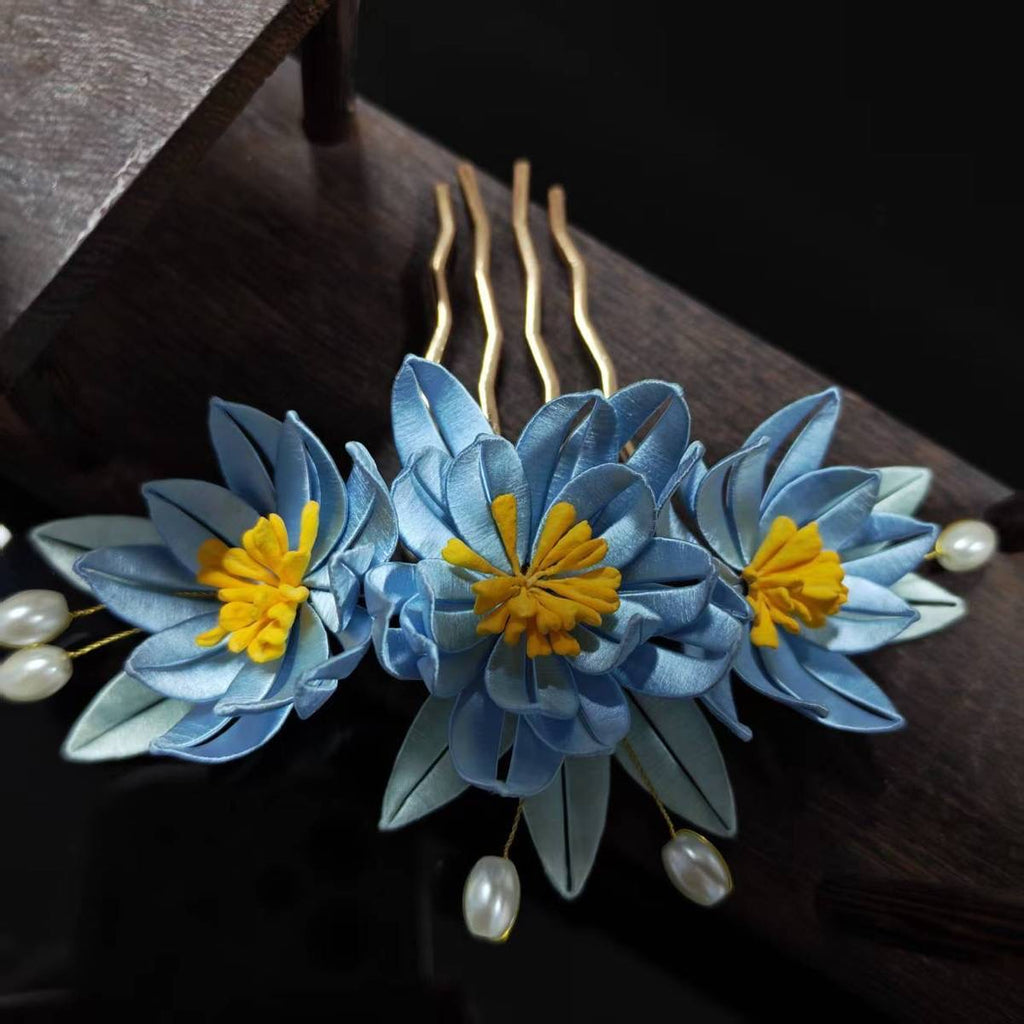 Handcrafted Floral Hair Pin with Pearls, Vintage-Inspired Hair Accessory