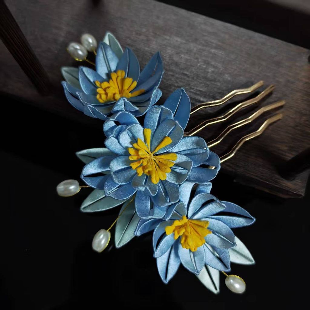 Handcrafted Floral Hair Pin with Pearls, Vintage-Inspired Hair Accessory