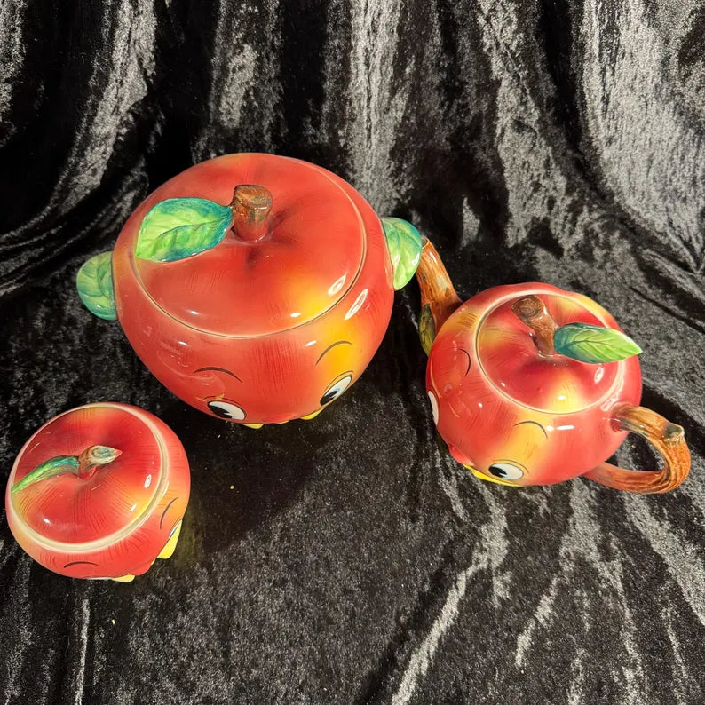 Smiling Apple Decorative Jar – A Familiar Kitchen Smile